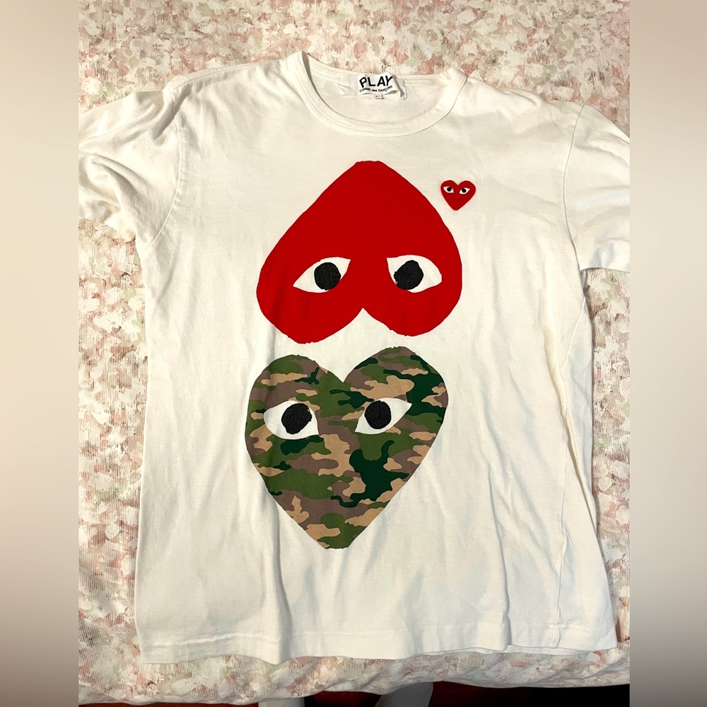 Men’s PLAY Comme des Garçons T-Shirt CAMO AND RED HEART